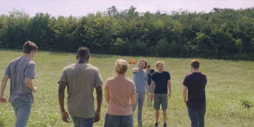 Still frame 27 from Midsommar (2019) directed by Ari Aster