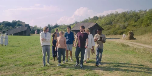Still frame 48 from Midsommar (2019) directed by Ari Aster