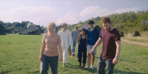 Still frame 47 from Midsommar (2019) directed by Ari Aster