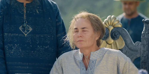 Still frame 63 from Midsommar (2019) directed by Ari Aster