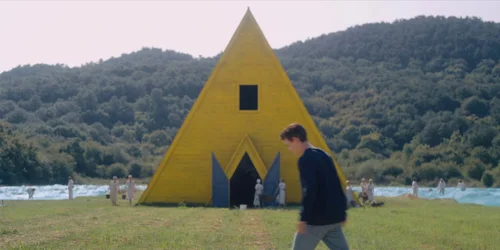 Still frame 94 from Midsommar (2019) directed by Ari Aster