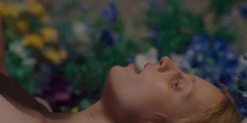 Still frame 127 from Midsommar (2019) directed by Ari Aster