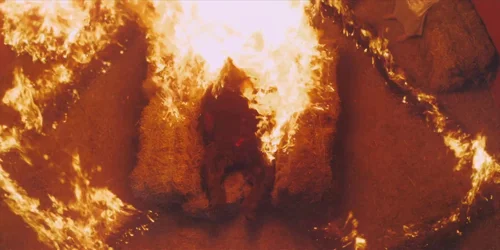 Still frame 151 from Midsommar (2019) directed by Ari Aster