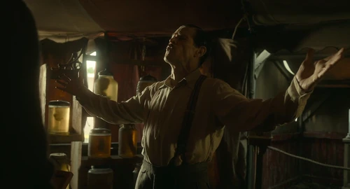 Still frame 68 from Nightmare Alley (2021) directed by Guillermo del Toro