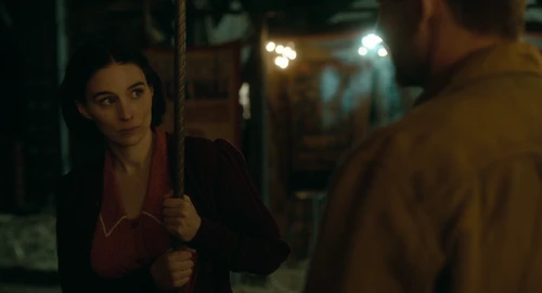 Still frame 89 from Nightmare Alley (2021) directed by Guillermo del Toro