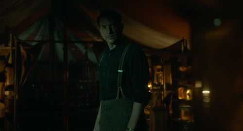 Still frame 106 from Nightmare Alley (2021) directed by Guillermo del Toro