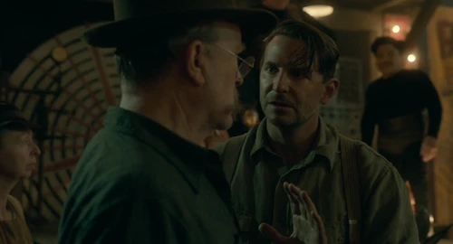Still frame 120 from Nightmare Alley (2021) directed by Guillermo del Toro