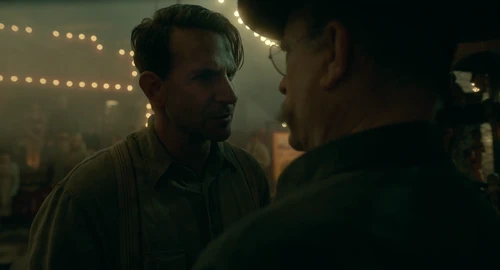 Still frame 121 from Nightmare Alley (2021) directed by Guillermo del Toro