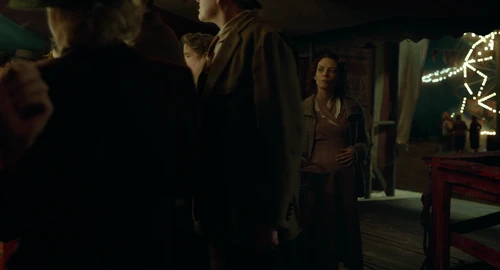 Still frame 14 from Nightmare Alley (2021) directed by Guillermo del Toro