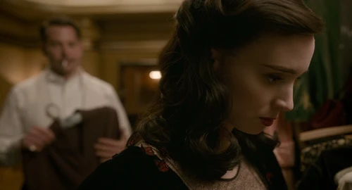 Still frame 147 from Nightmare Alley (2021) directed by Guillermo del Toro