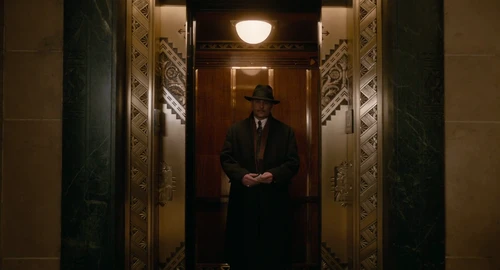 Still frame 153 from Nightmare Alley (2021) directed by Guillermo del Toro