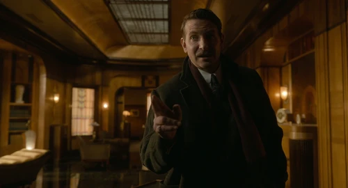 Still frame 156 from Nightmare Alley (2021) directed by Guillermo del Toro