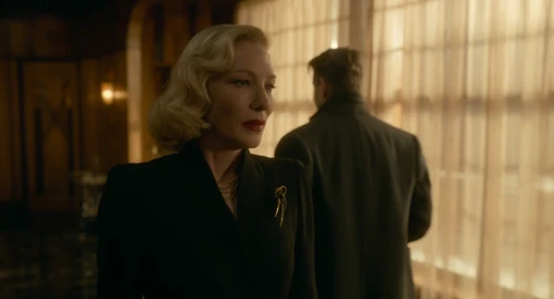 Still frame 164 from Nightmare Alley (2021) directed by Guillermo del Toro