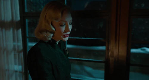 Still frame 173 from Nightmare Alley (2021) directed by Guillermo del Toro