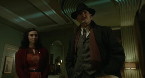 Still frame 179 from Nightmare Alley (2021) directed by Guillermo del Toro