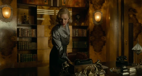 Still frame 184 from Nightmare Alley (2021) directed by Guillermo del Toro