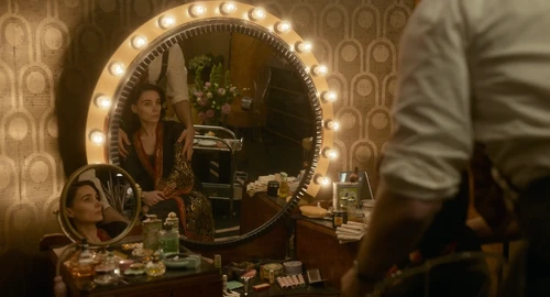 Still frame 187 from Nightmare Alley (2021) directed by Guillermo del Toro