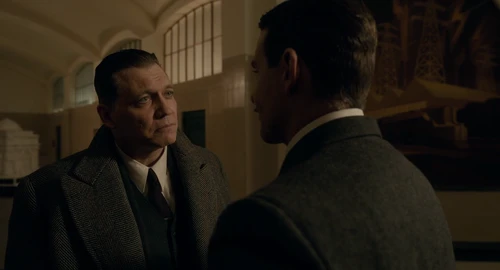 Still frame 194 from Nightmare Alley (2021) directed by Guillermo del Toro