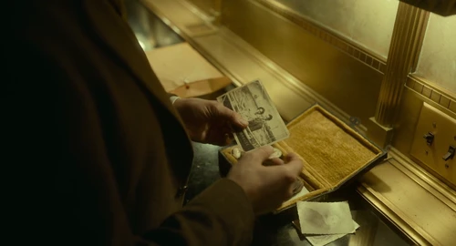 Still frame 210 from Nightmare Alley (2021) directed by Guillermo del Toro