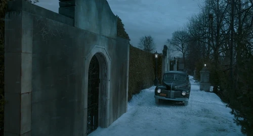 Still frame 219 from Nightmare Alley (2021) directed by Guillermo del Toro