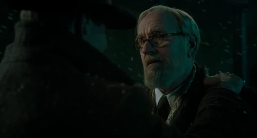 Still frame 242 from Nightmare Alley (2021) directed by Guillermo del Toro