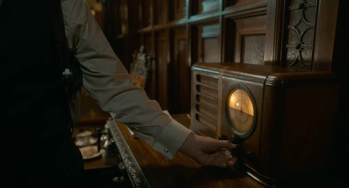 Still frame 247 from Nightmare Alley (2021) directed by Guillermo del Toro