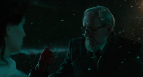 Still frame 249 from Nightmare Alley (2021) directed by Guillermo del Toro