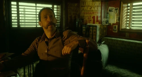 Still frame 281 from Nightmare Alley (2021) directed by Guillermo del Toro