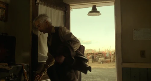 Still frame 40 from Nightmare Alley (2021) directed by Guillermo del Toro