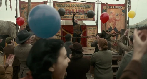 Still frame 44 from Nightmare Alley (2021) directed by Guillermo del Toro