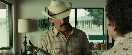 Still frame 107 from No Country for Old Men (2007) directed by Ethan Coen, Joel Coen