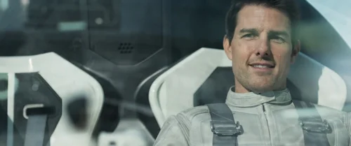 Still frame 5 from Oblivion (2013) directed by Joseph Kosinski