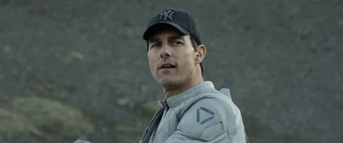 Still frame 10 from Oblivion (2013) directed by Joseph Kosinski