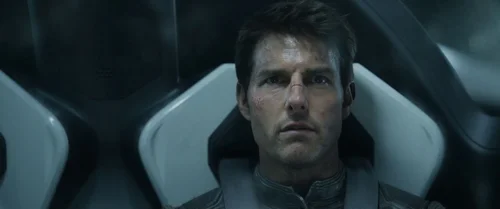 Still frame 112 from Oblivion (2013) directed by Joseph Kosinski