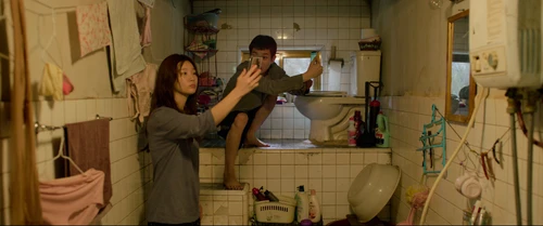Still frame 6 from Parasite (2019) directed by Bong Joon Ho