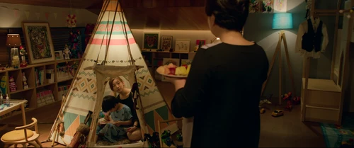 Still frame 114 from Parasite (2019) directed by Bong Joon Ho