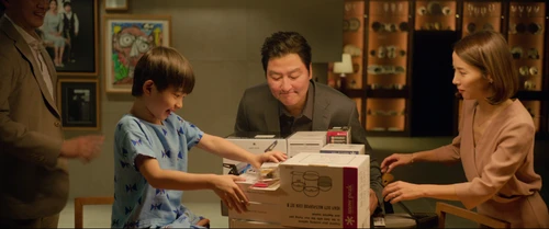 Still frame 115 from Parasite (2019) directed by Bong Joon Ho