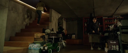Still frame 123 from Parasite (2019) directed by Bong Joon Ho