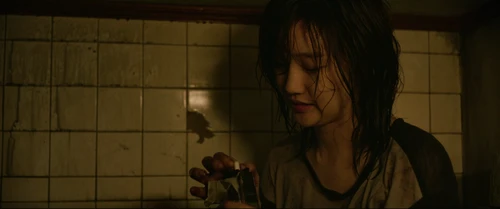 Still frame 209 from Parasite (2019) directed by Bong Joon Ho