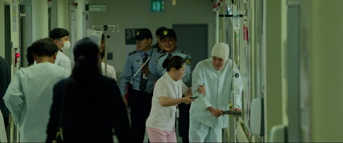 Still frame 263 from Parasite (2019) directed by Bong Joon Ho