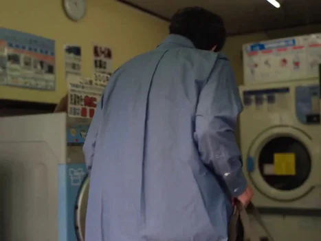 Still frame 62 from Perfect Days (2023) directed by Wim Wenders
