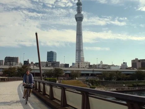 Still frame 61 from Perfect Days (2023) directed by Wim Wenders