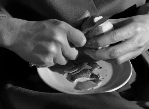 Still frame 32 from Persona (1966) directed by Ingmar Bergman