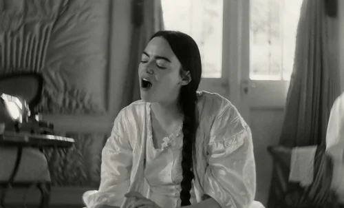 Still frame 8 from Poor Things (2023) directed by Yorgos Lanthimos