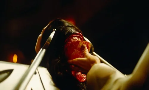 Still frame 14 from Poor Things (2023) directed by Yorgos Lanthimos