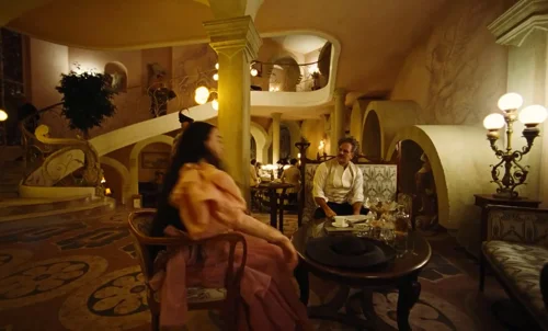 Still frame 32 from Poor Things (2023) directed by Yorgos Lanthimos