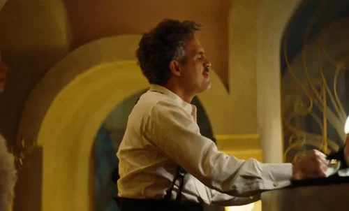 Still frame 35 from Poor Things (2023) directed by Yorgos Lanthimos