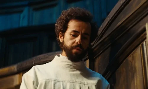 Still frame 36 from Poor Things (2023) directed by Yorgos Lanthimos