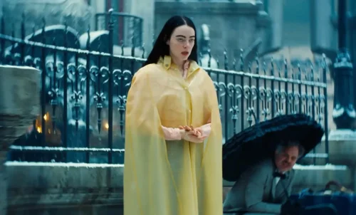 Still frame 51 from Poor Things (2023) directed by Yorgos Lanthimos