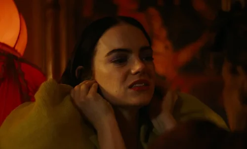 Still frame 57 from Poor Things (2023) directed by Yorgos Lanthimos